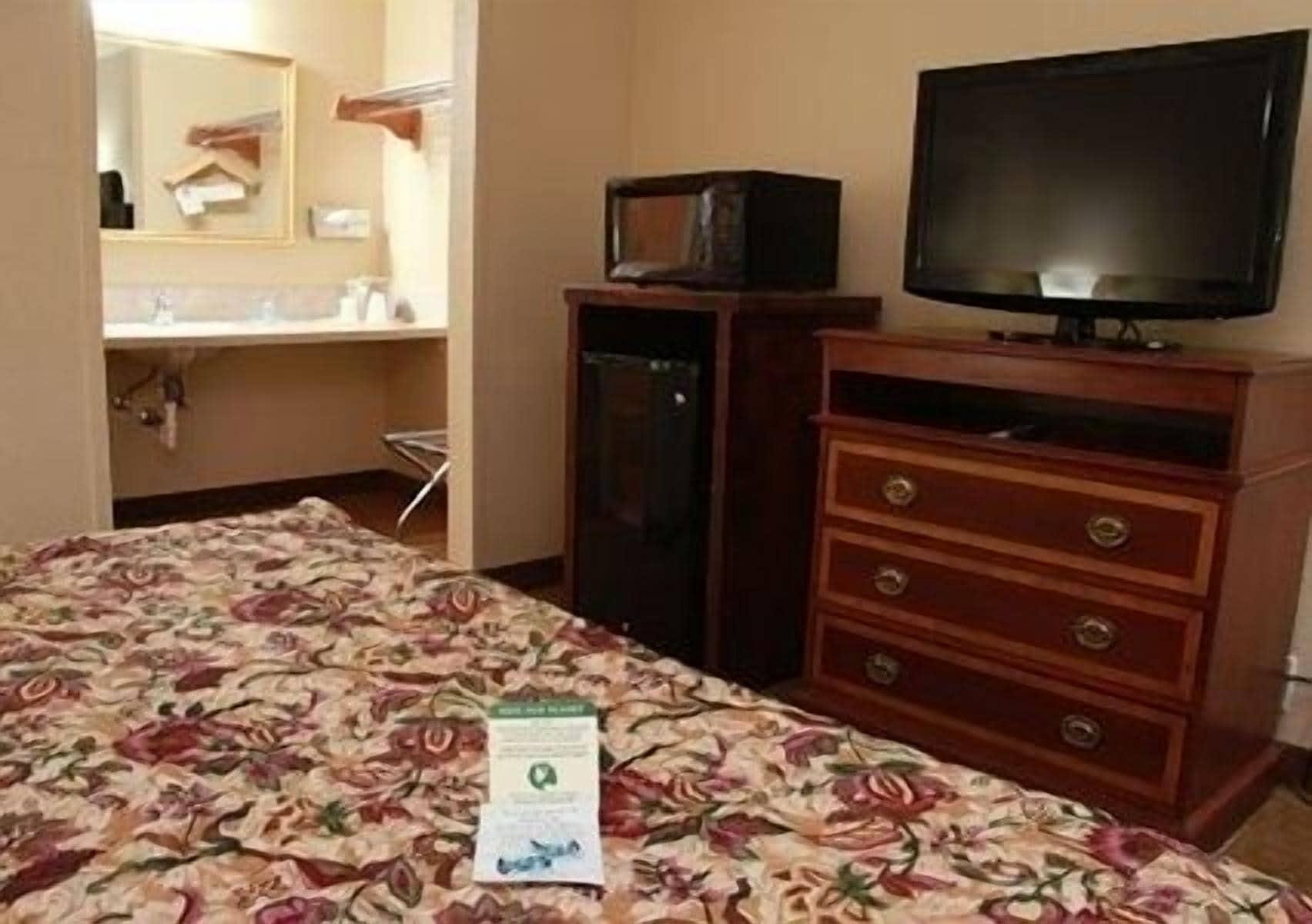 Rodeway Inn Форт Морган Екстериор снимка