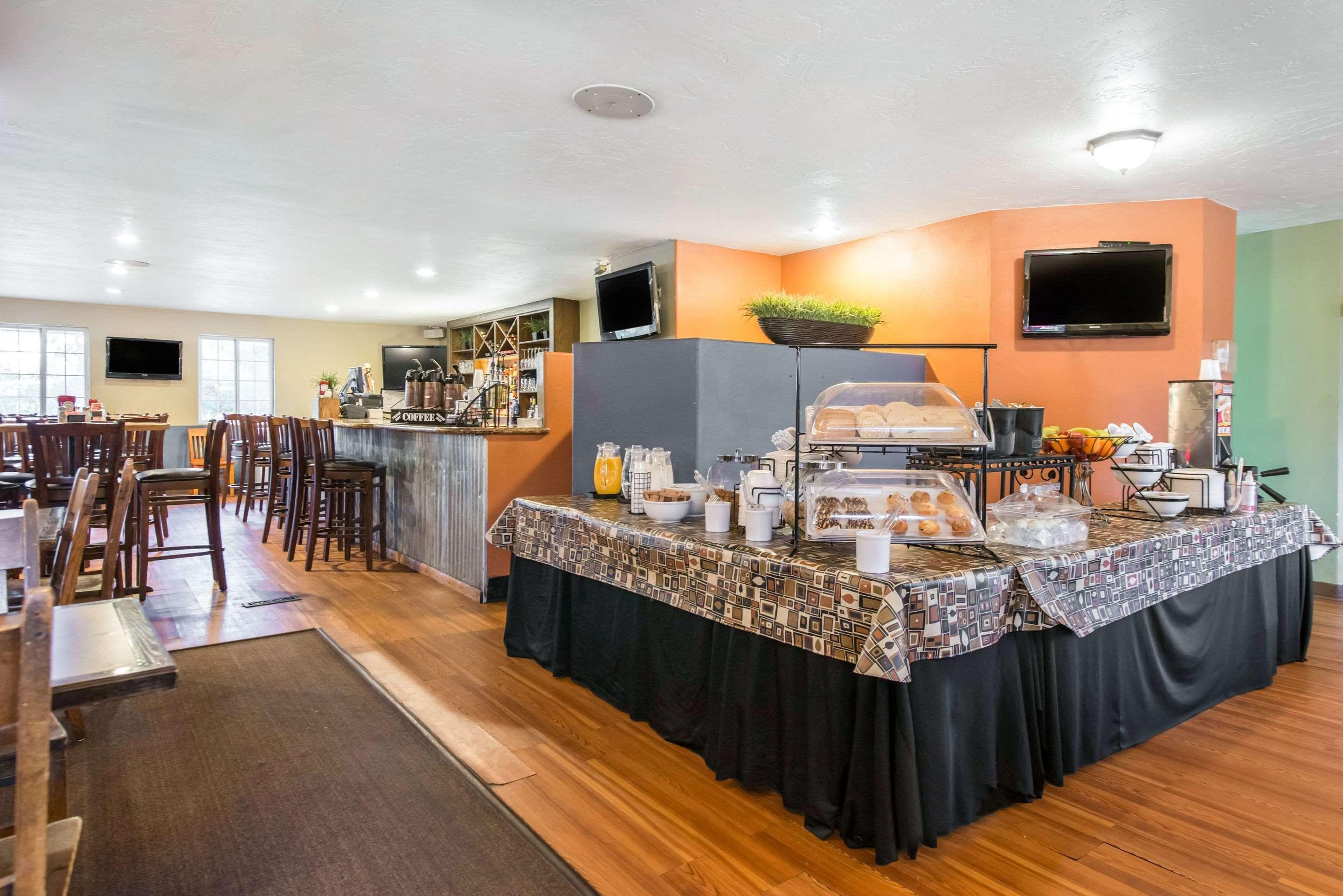Rodeway Inn Форт Морган Екстериор снимка