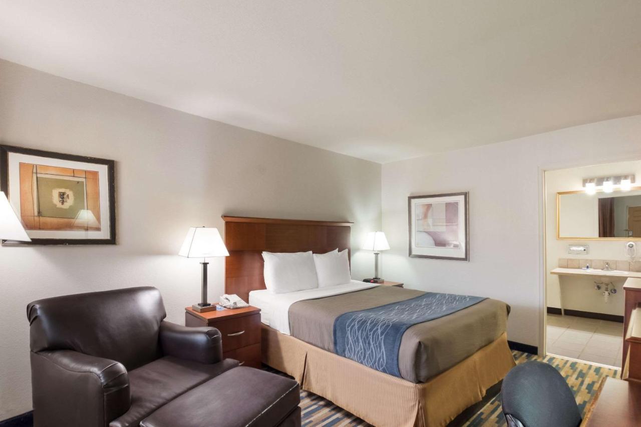 Rodeway Inn Форт Морган Екстериор снимка