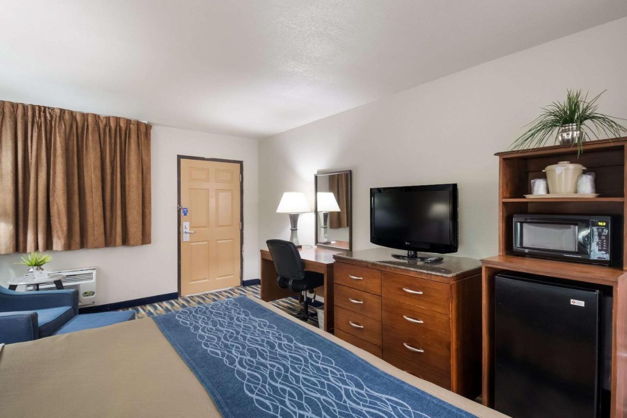 Rodeway Inn Форт Морган Екстериор снимка