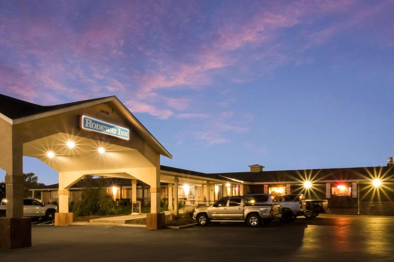 Rodeway Inn Форт Морган Екстериор снимка