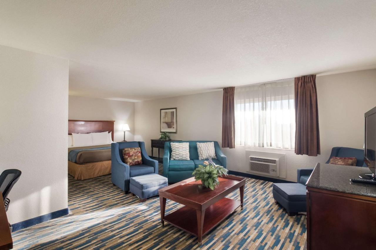 Rodeway Inn Форт Морган Екстериор снимка