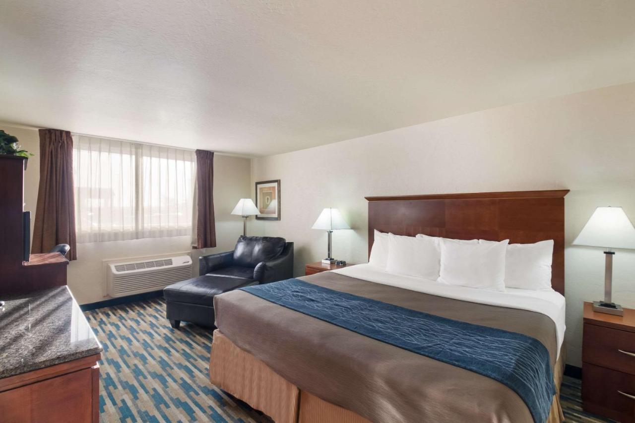 Rodeway Inn Форт Морган Екстериор снимка