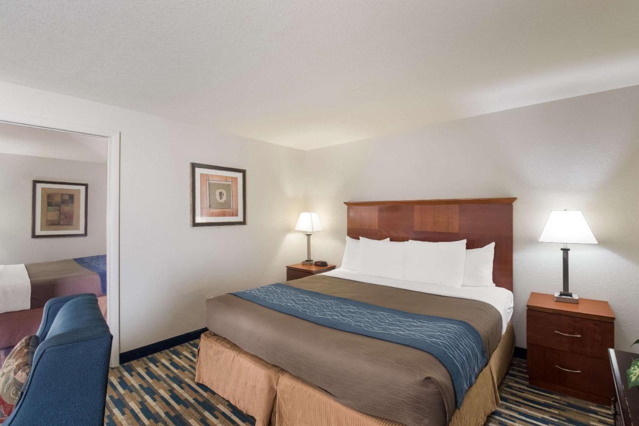 Rodeway Inn Форт Морган Екстериор снимка