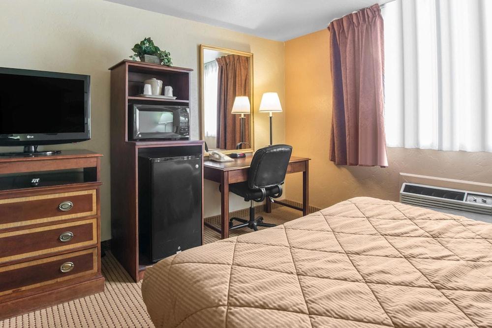 Rodeway Inn Форт Морган Екстериор снимка