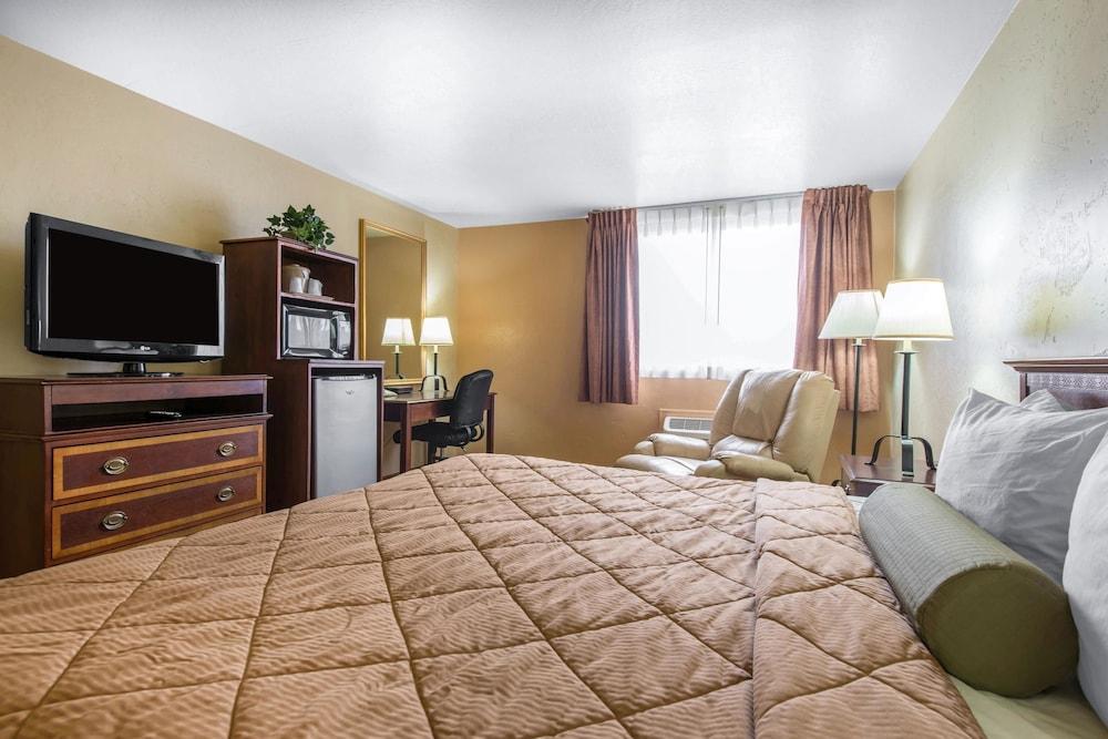 Rodeway Inn Форт Морган Екстериор снимка