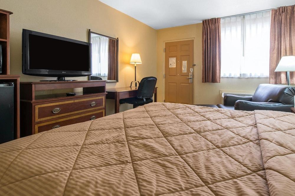 Rodeway Inn Форт Морган Екстериор снимка