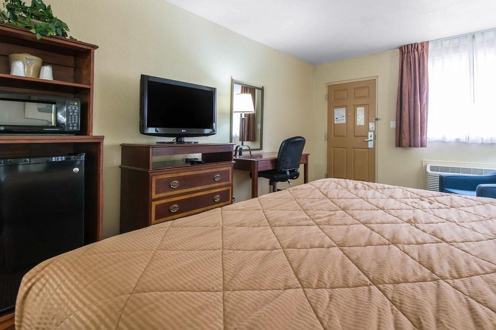 Rodeway Inn Форт Морган Екстериор снимка