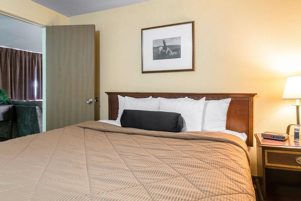 Rodeway Inn Форт Морган Екстериор снимка